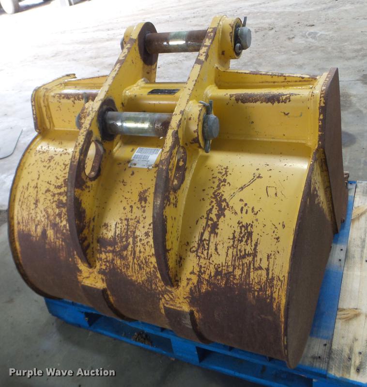image for item FM9317 John Deere backhoe bucket
