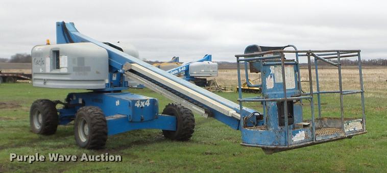 image for item FM9320 2007 Genie S40 boom lift