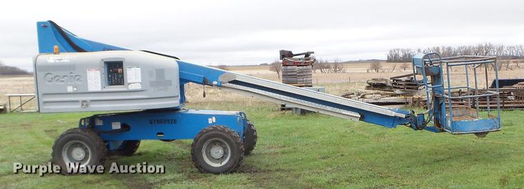 image for item FM9320 2007 Genie S40 boom lift