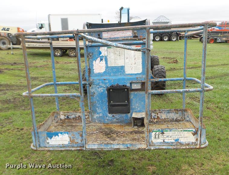 image for item FM9320 2007 Genie S40 boom lift