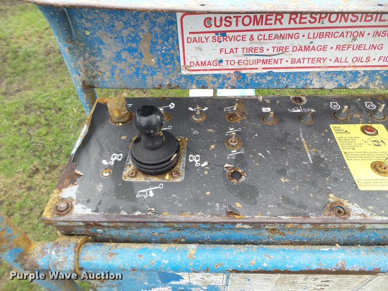 image for item FM9320 2007 Genie S40 boom lift