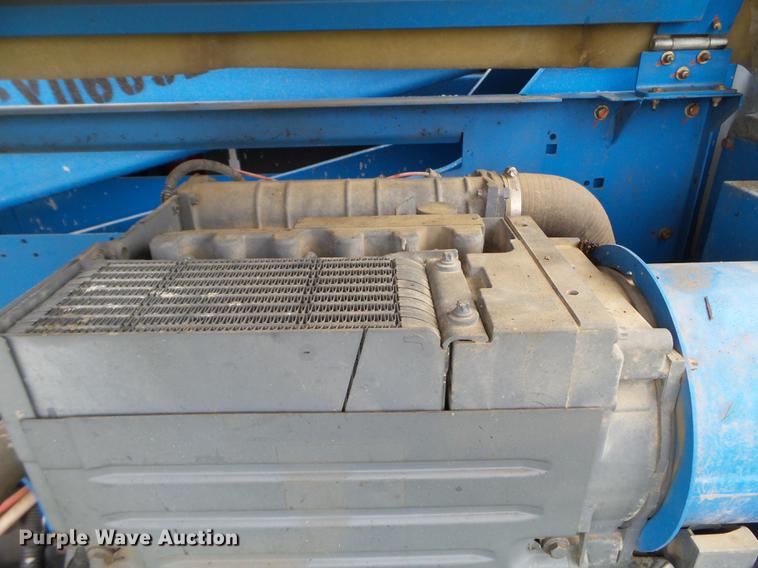 image for item FM9320 2007 Genie S40 boom lift