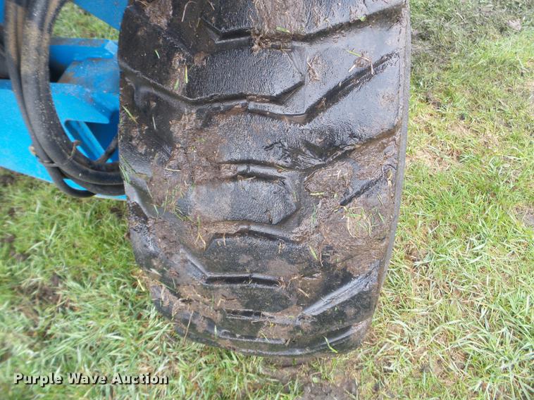 image for item FM9320 2007 Genie S40 boom lift