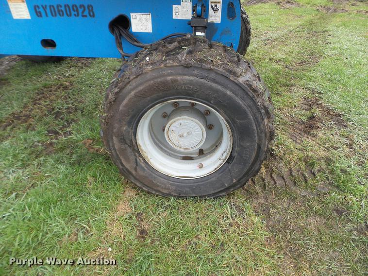 image for item FM9320 2007 Genie S40 boom lift