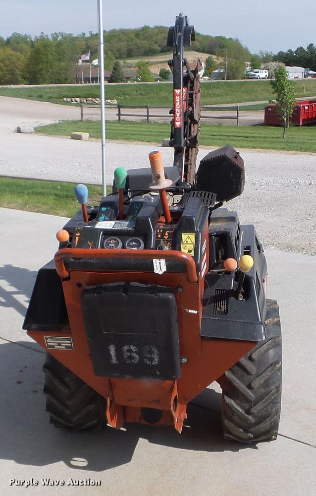 image for item FM9330 2007 Ditch Witch 1820 trencher