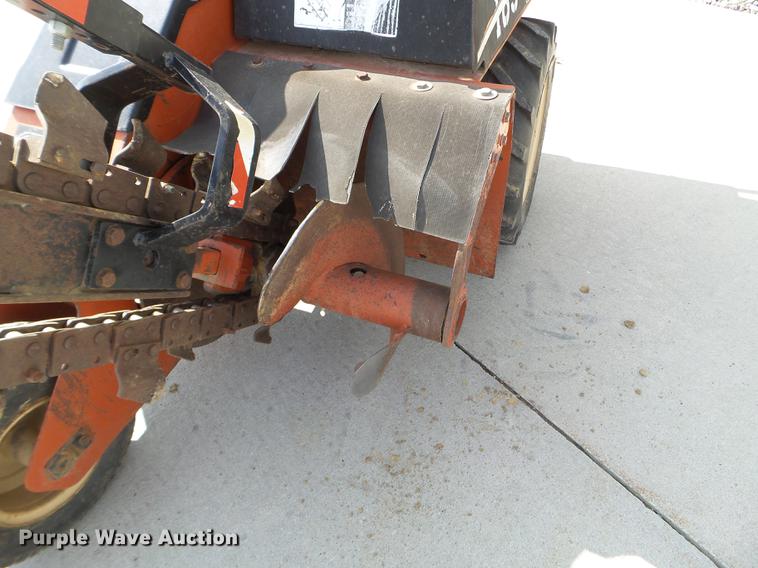 image for item FM9330 2007 Ditch Witch 1820 trencher