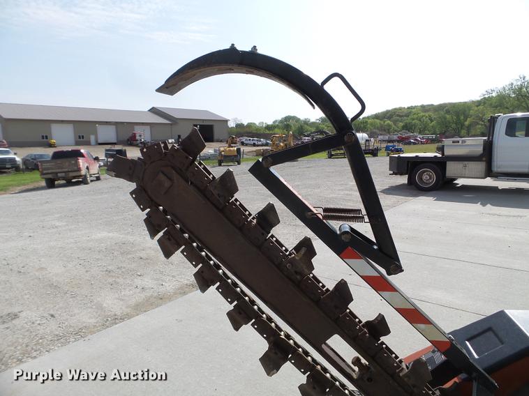 image for item FM9330 2007 Ditch Witch 1820 trencher