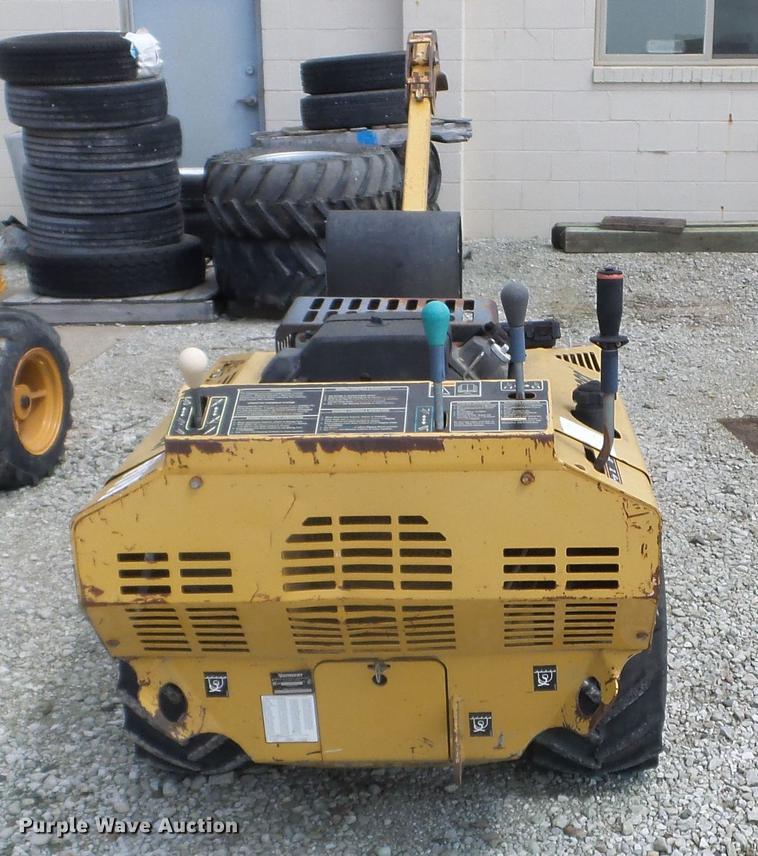 image for item FM9333 2006 Vermeer RT200 trencher