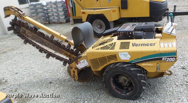 image for item FM9333 2006 Vermeer RT200 trencher