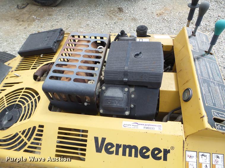 image for item FM9333 2006 Vermeer RT200 trencher