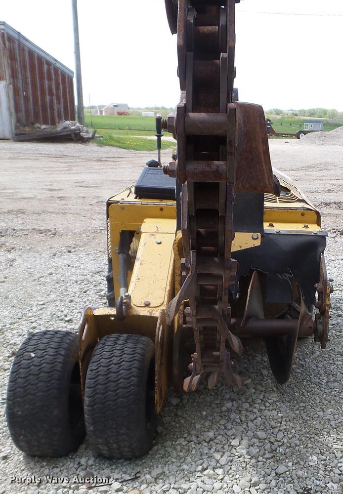 image for item FM9333 2006 Vermeer RT200 trencher