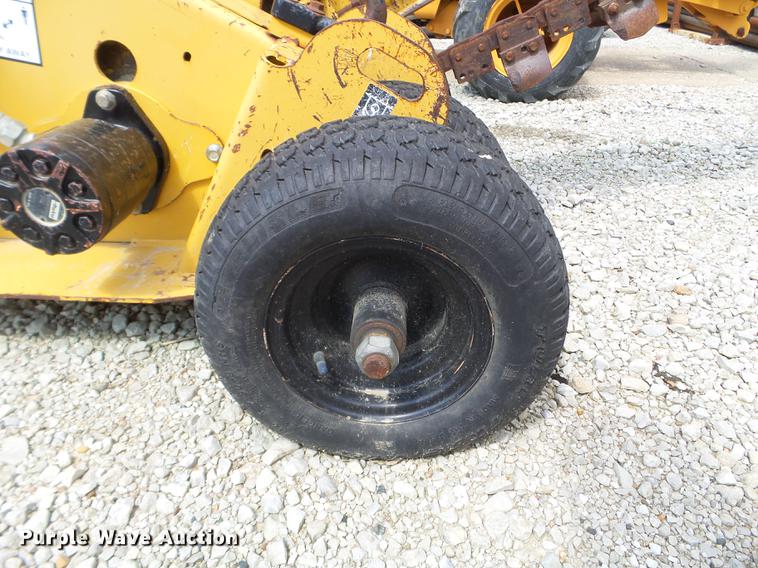 image for item FM9333 2006 Vermeer RT200 trencher