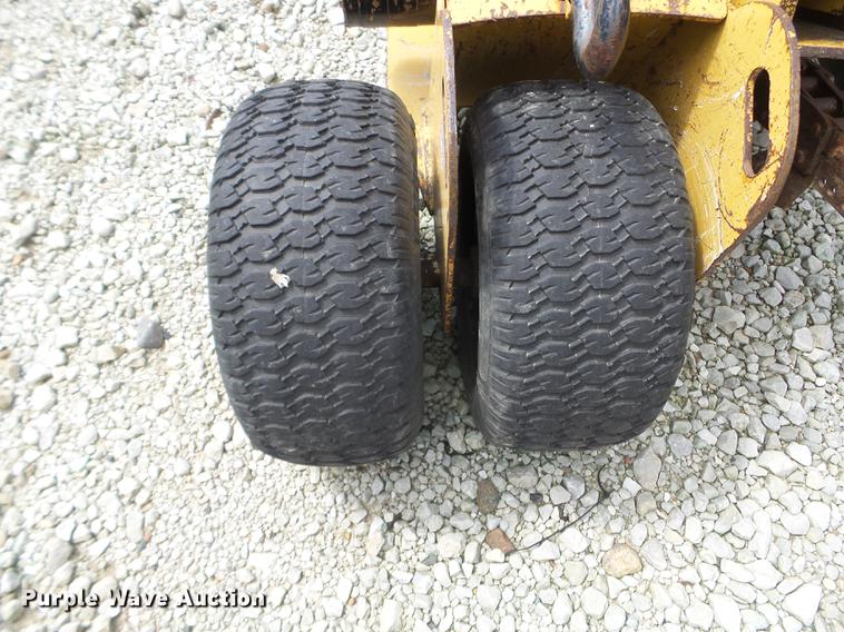 image for item FM9333 2006 Vermeer RT200 trencher