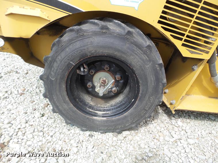 image for item FM9333 2006 Vermeer RT200 trencher