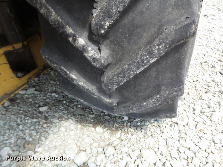 image for item FM9333 2006 Vermeer RT200 trencher