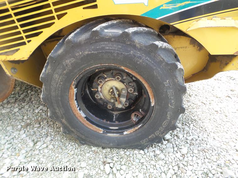 image for item FM9333 2006 Vermeer RT200 trencher