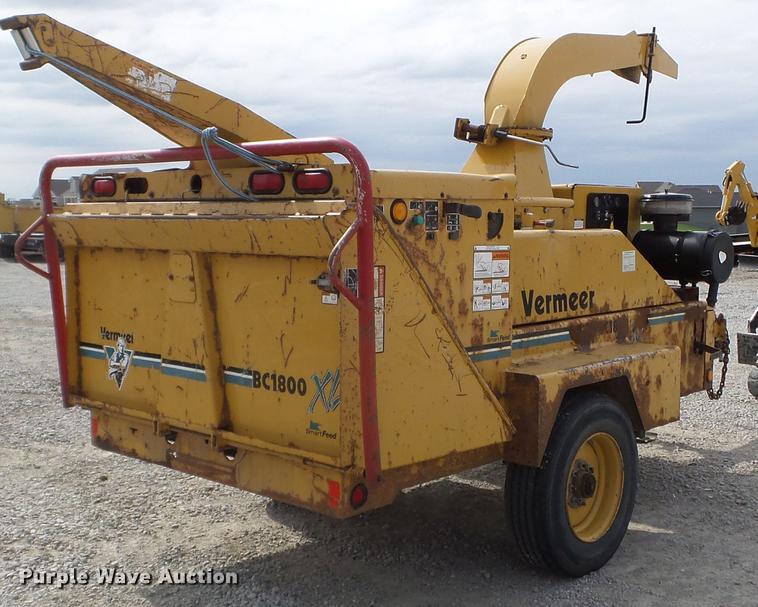 image for item FM9334 2004 Vermeer BC1800XL wood chipper