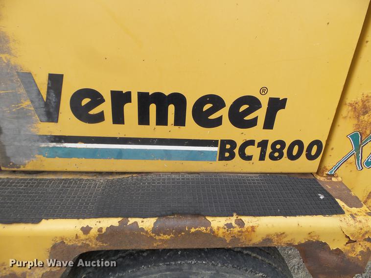 image for item FM9334 2004 Vermeer BC1800XL wood chipper