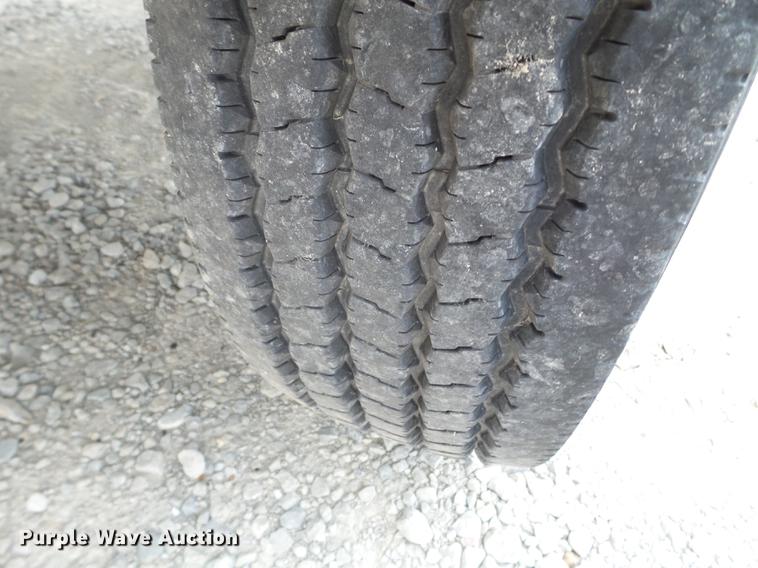 image for item FM9334 2004 Vermeer BC1800XL wood chipper