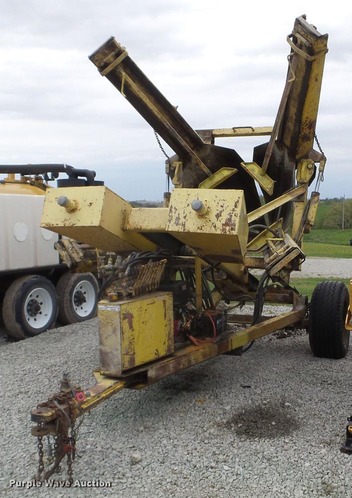 Tree spade in Pella, IA Item FM9336 sold Purple Wave