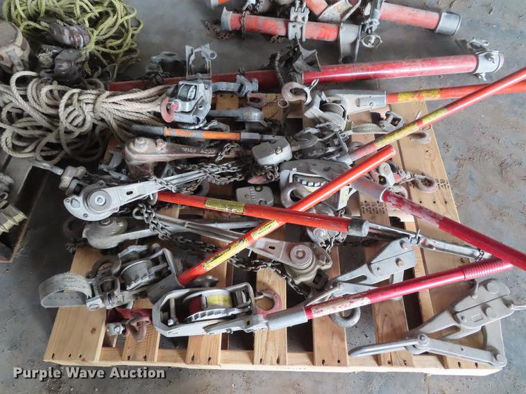 image for item G1706 Electrical items