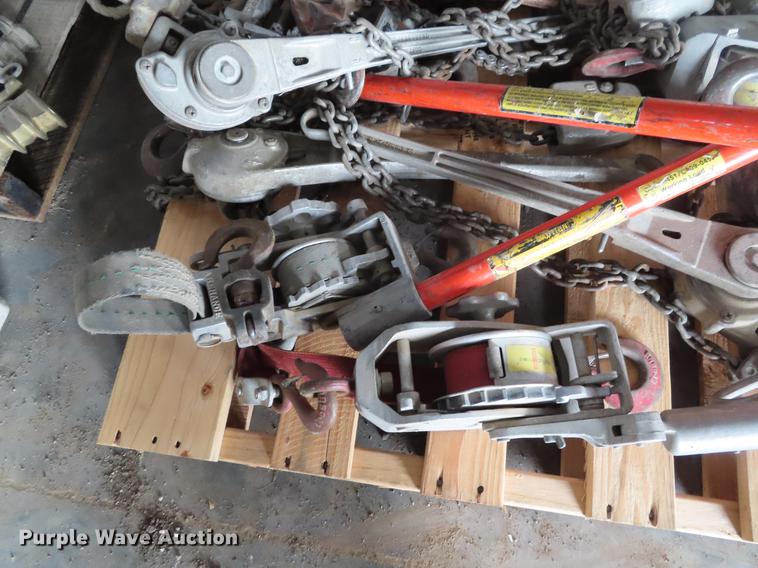 image for item G1706 Electrical items