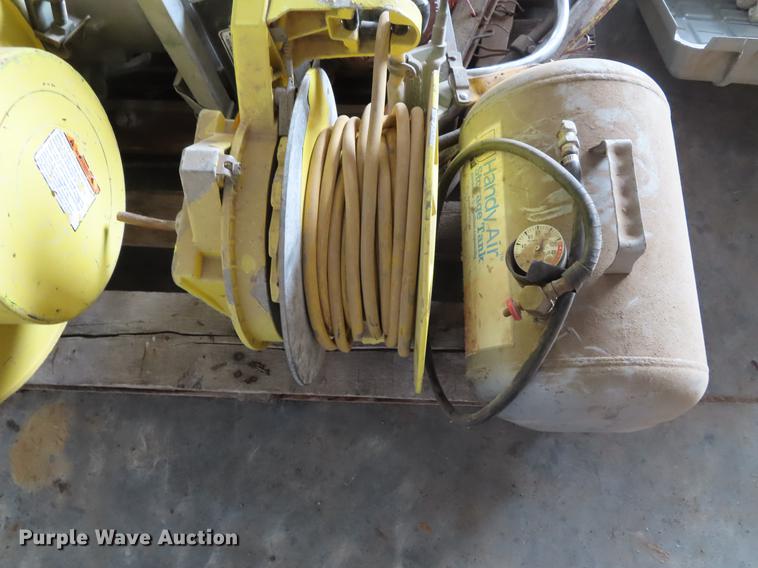 image for item G1706 Electrical items