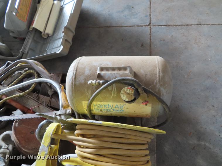 image for item G1706 Electrical items