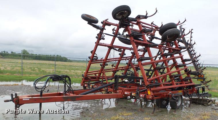 image for item CD9616 Case IH Tigermate II field cultivator