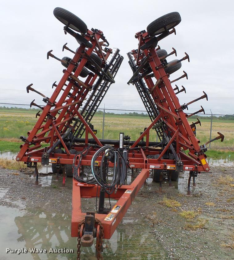 image for item CD9616 Case IH Tigermate II field cultivator
