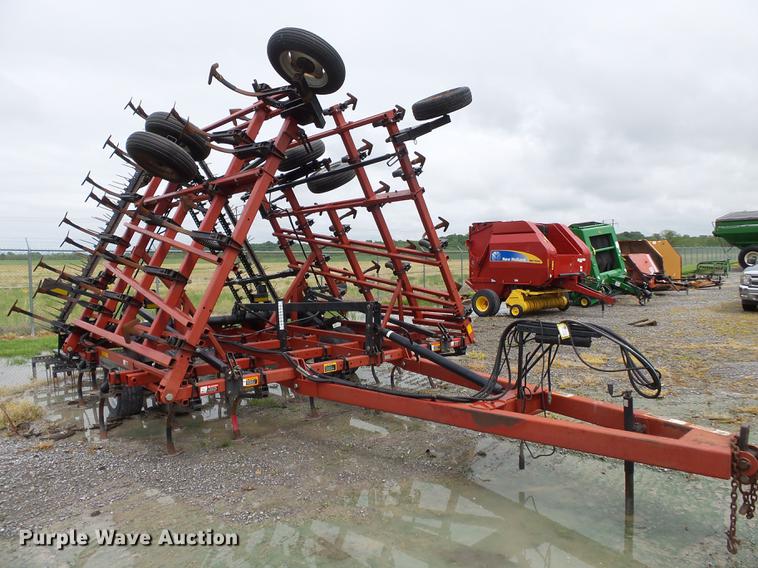 image for item CD9616 Case IH Tigermate II field cultivator