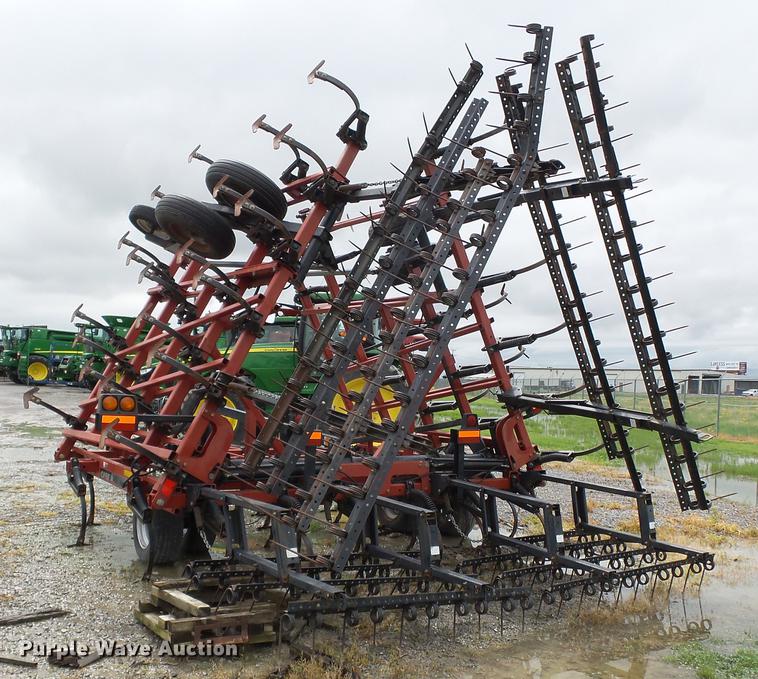 image for item CD9616 Case IH Tigermate II field cultivator