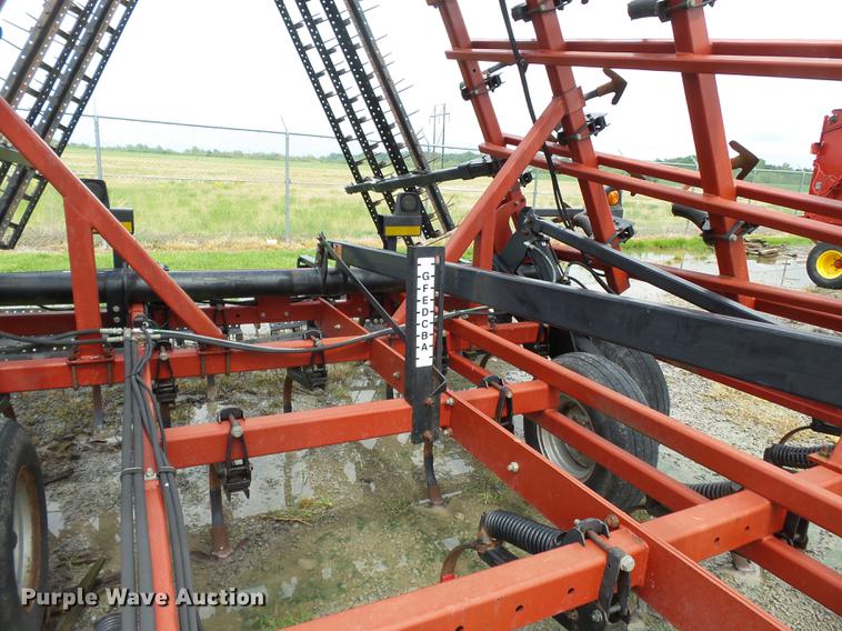 image for item CD9616 Case IH Tigermate II field cultivator