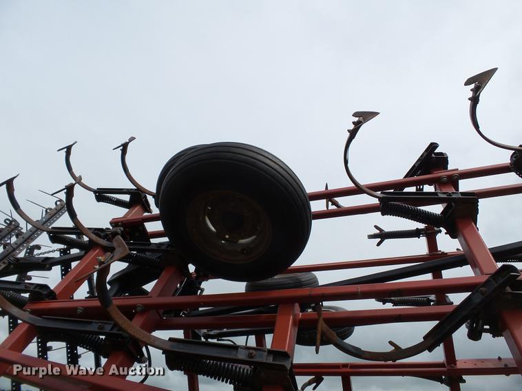 image for item CD9616 Case IH Tigermate II field cultivator