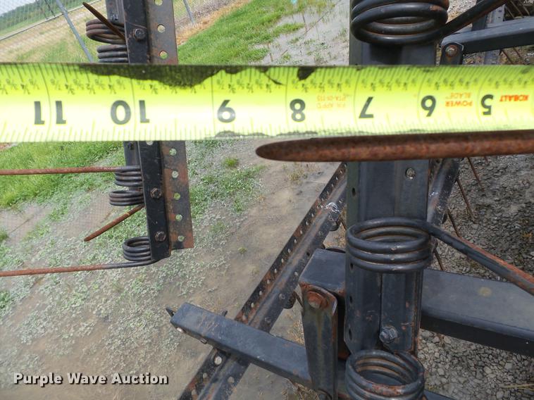 image for item CD9616 Case IH Tigermate II field cultivator