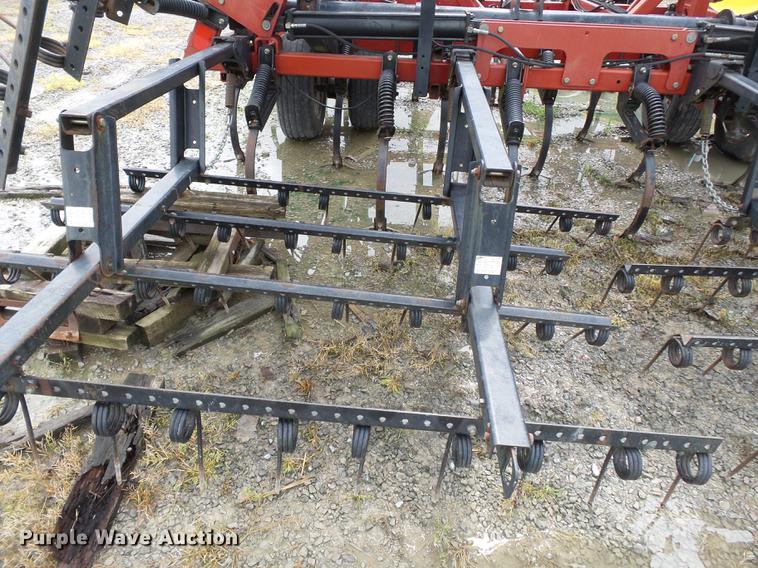 image for item CD9616 Case IH Tigermate II field cultivator