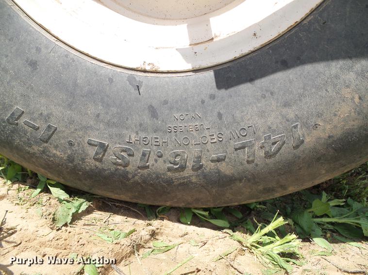 image for item DC5181 2010 New Holland H8080 windrower