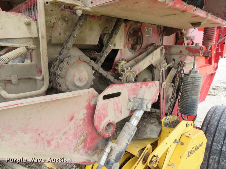 image for item DE8054 2008 New Holland BR7090 round baler