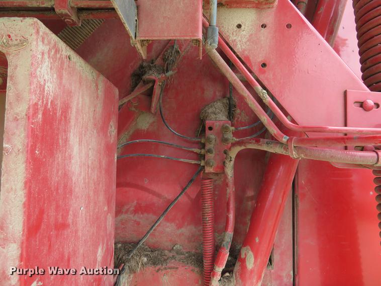 image for item DE8054 2008 New Holland BR7090 round baler