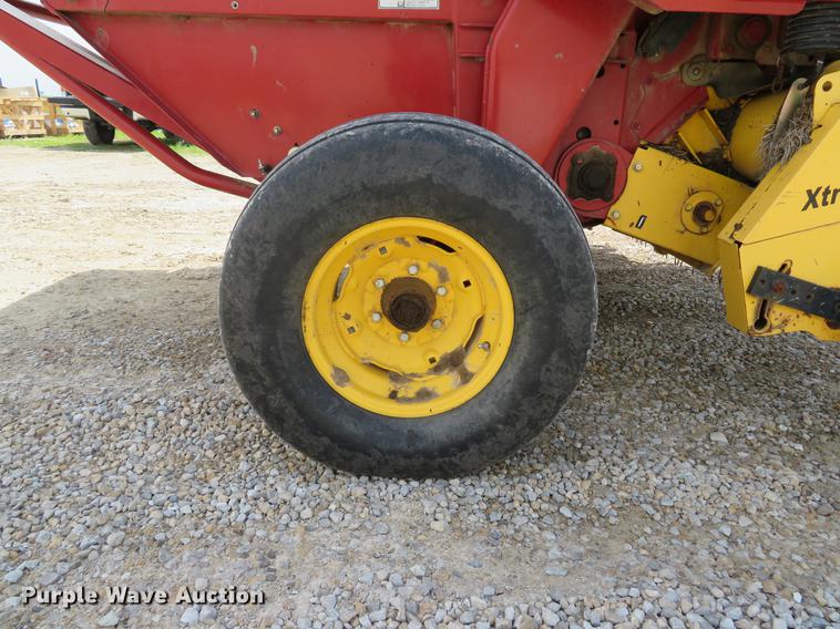 image for item DE8054 2008 New Holland BR7090 round baler