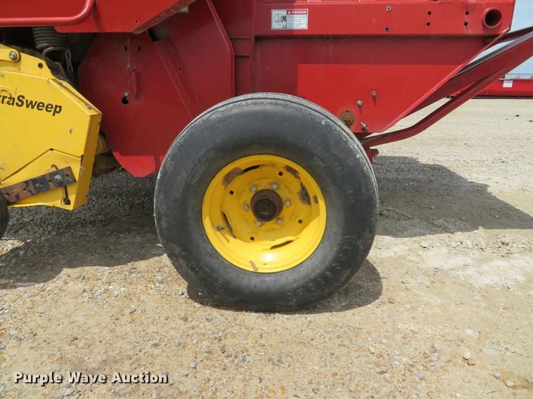 image for item DE8054 2008 New Holland BR7090 round baler