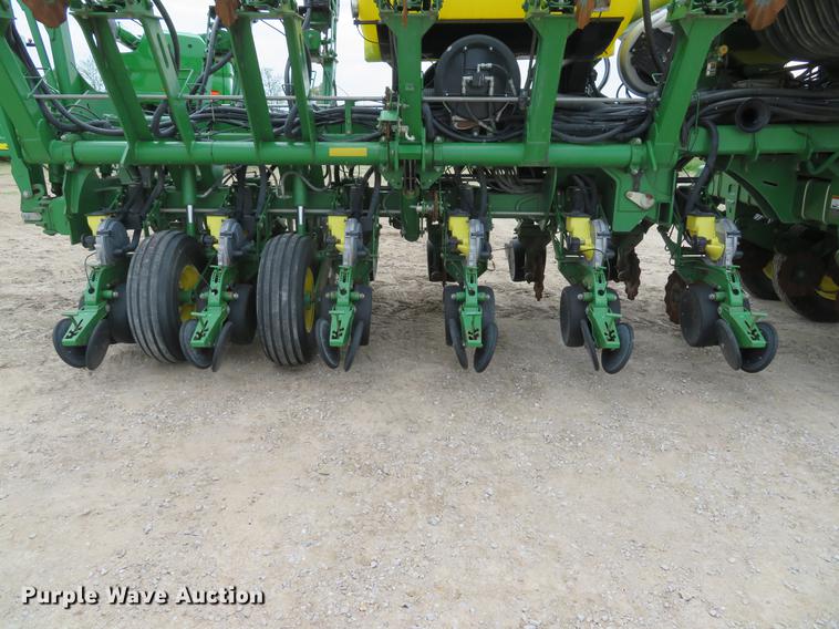 image for item DE8055 2004 John Deere 1790 CCS split row planter
