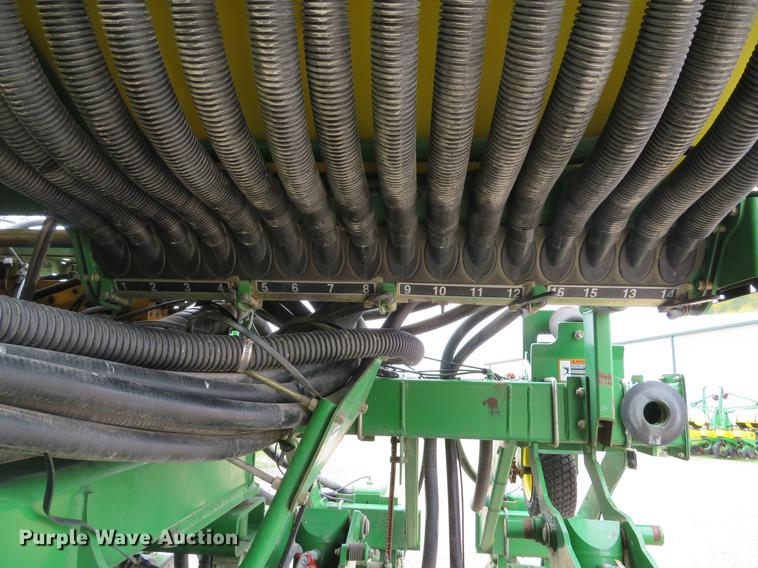 image for item DE8055 2004 John Deere 1790 CCS split row planter