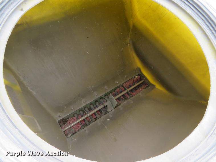 image for item DE8055 2004 John Deere 1790 CCS split row planter