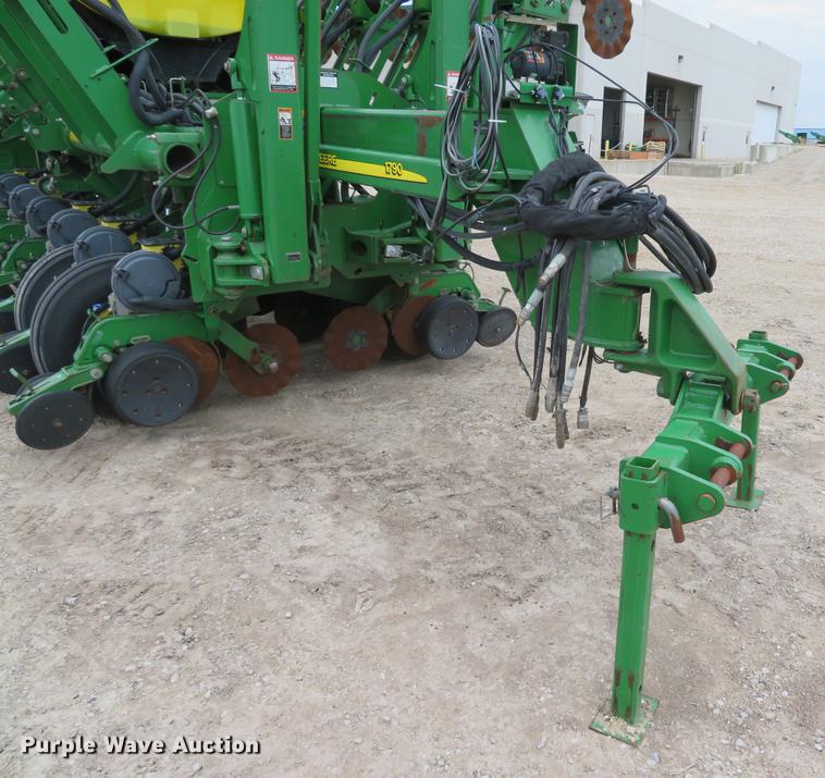 image for item DE8055 2004 John Deere 1790 CCS split row planter