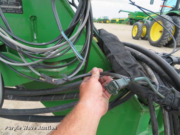 image for item DE8055 2004 John Deere 1790 CCS split row planter