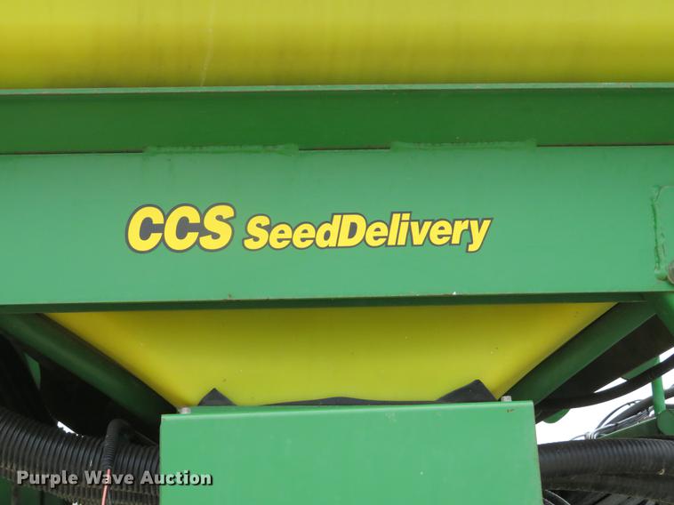 image for item DE8055 2004 John Deere 1790 CCS split row planter