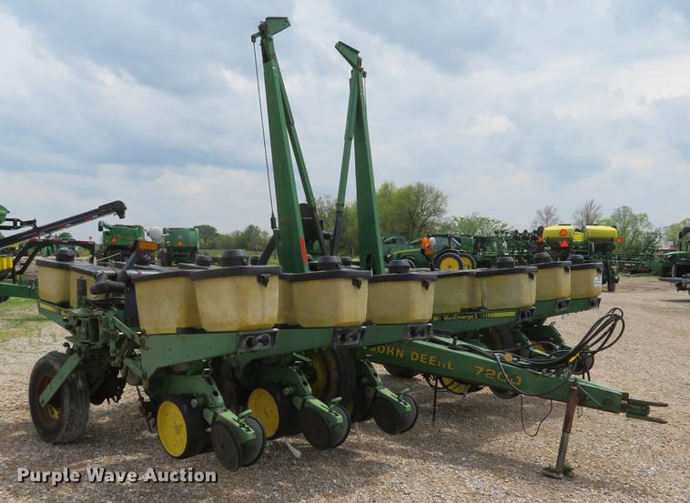 image for item DE8056 John Deere 7200 Max Emerge 2 planter