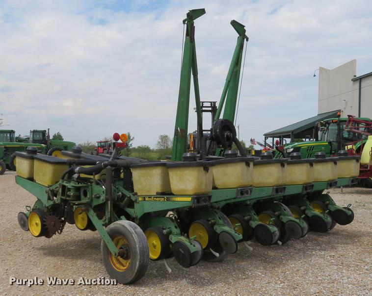 image for item DE8056 John Deere 7200 Max Emerge 2 planter