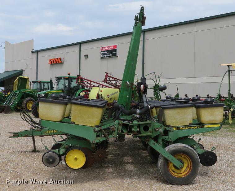 image for item DE8056 John Deere 7200 Max Emerge 2 planter